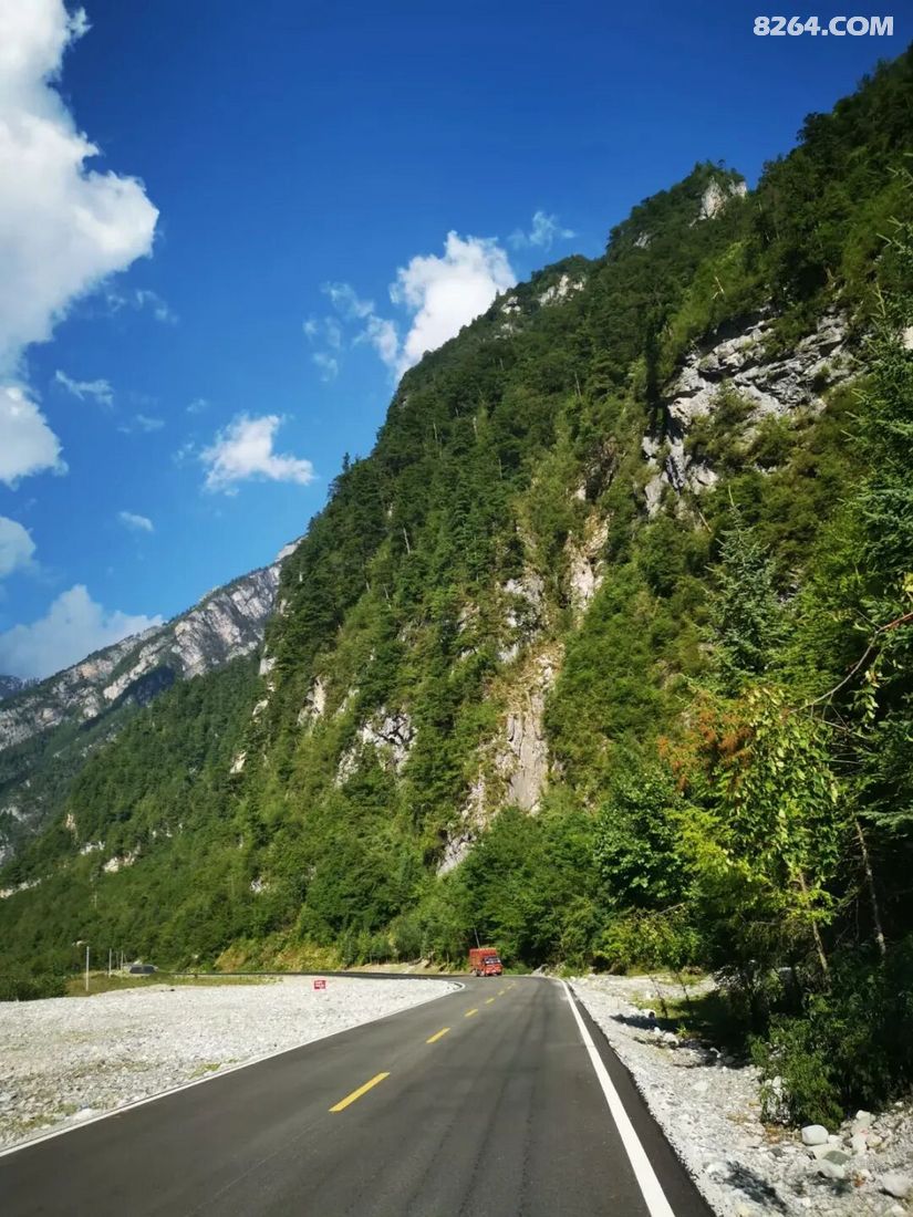 1786416907496 - 徒步登山 穿越攀岩 雪山步道 户外路线 在野 去没有天花板的地方
