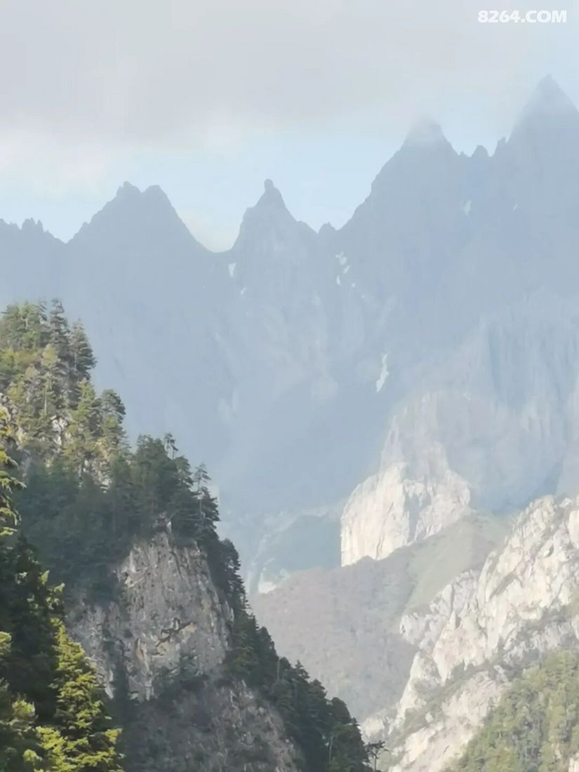 1786416908315 - 徒步登山 穿越攀岩 雪山步道 户外路线 在野 去没有天花板的地方