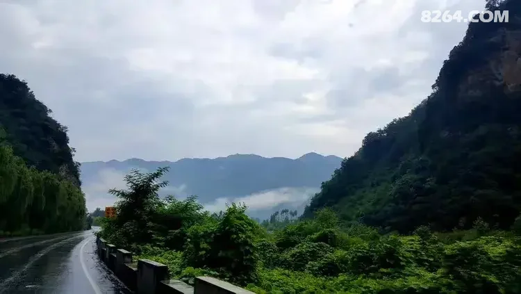 1786777021625 - 徒步登山 穿越攀岩 雪山步道 户外路线 在野 去没有天花板的地方