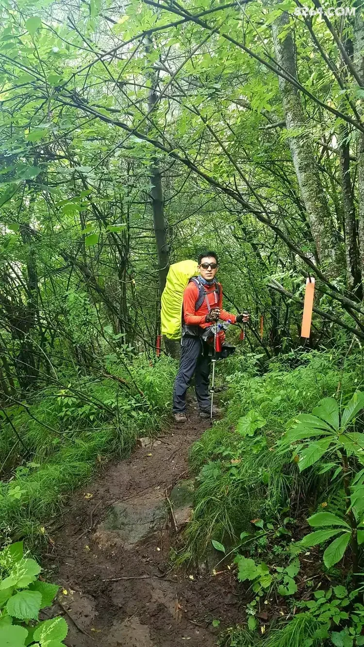 1786777027679 - 徒步登山 穿越攀岩 雪山步道 户外路线 在野 去没有天花板的地方