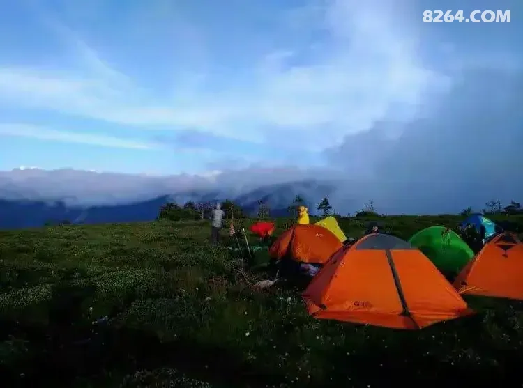 1786777047202 - 徒步登山 穿越攀岩 雪山步道 户外路线 在野 去没有天花板的地方