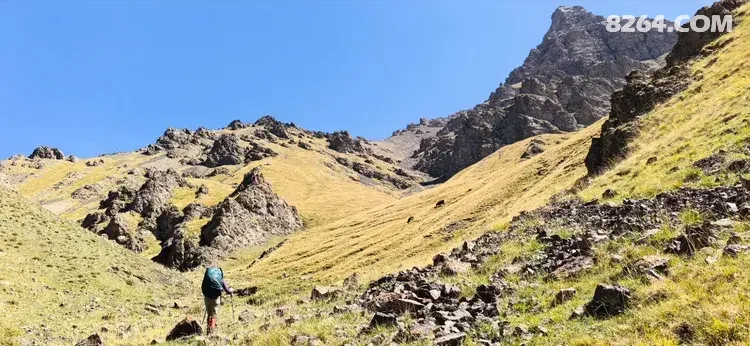 1790564911925 - 徒步登山 穿越攀岩 雪山步道 户外路线 在野 去没有天花板的地方
