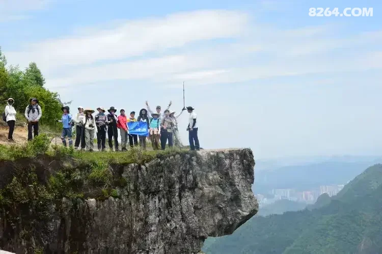 1790745471186 - 徒步登山 穿越攀岩 雪山步道 户外路线 在野 去没有天花板的地方