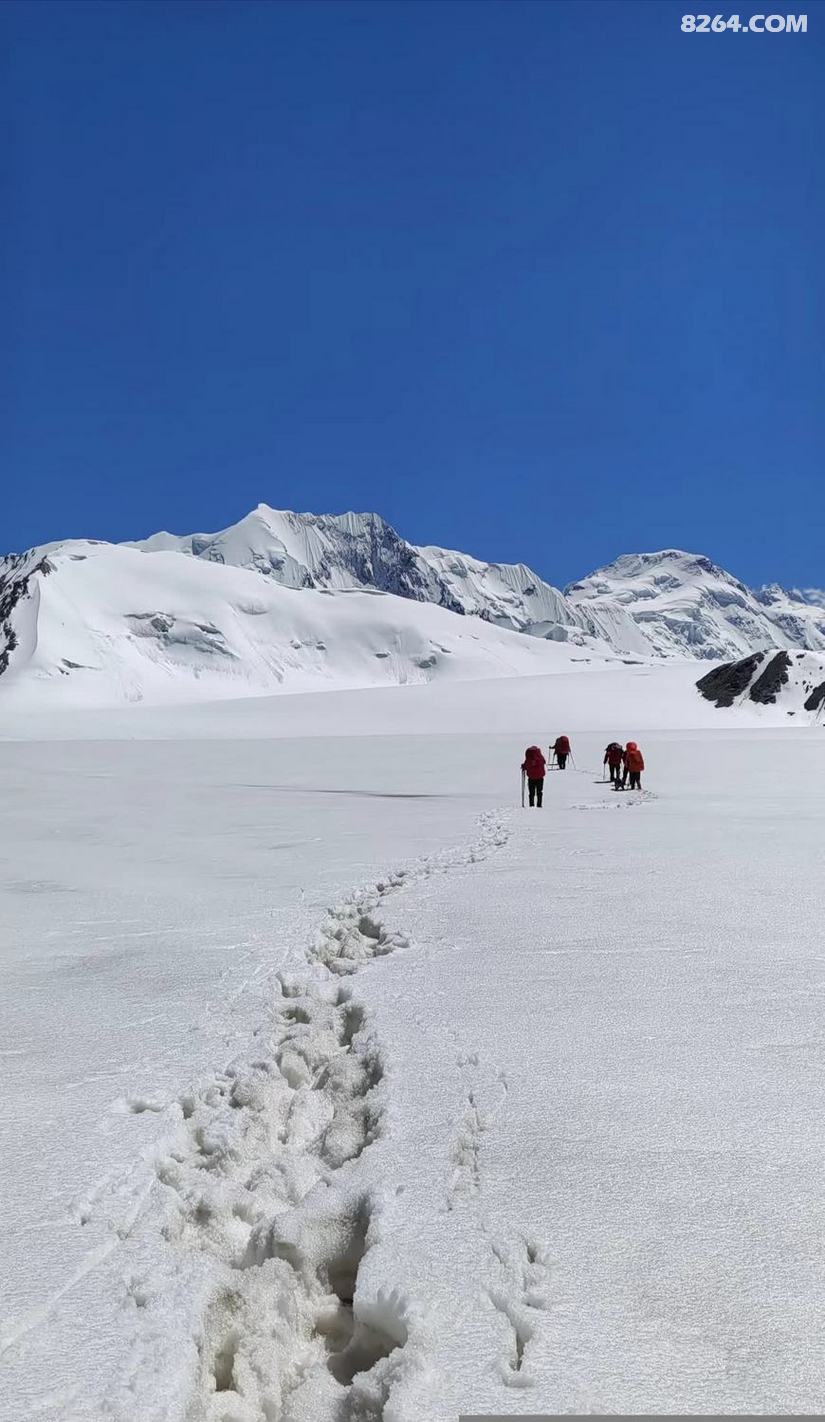 1790751423368 - 徒步登山 穿越攀岩 雪山步道 户外路线 在野 去没有天花板的地方