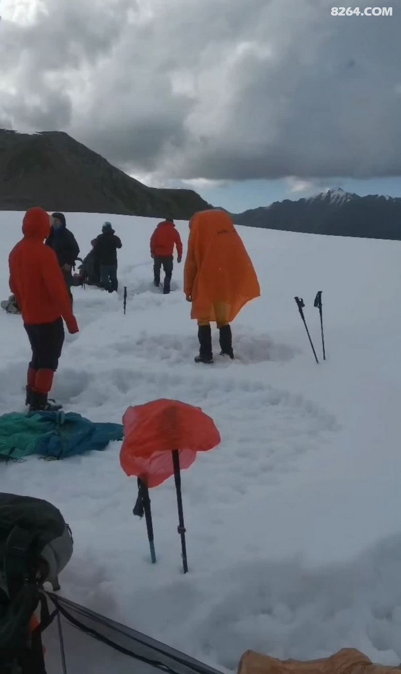 1790751427132 - 徒步登山 穿越攀岩 雪山步道 户外路线 在野 去没有天花板的地方