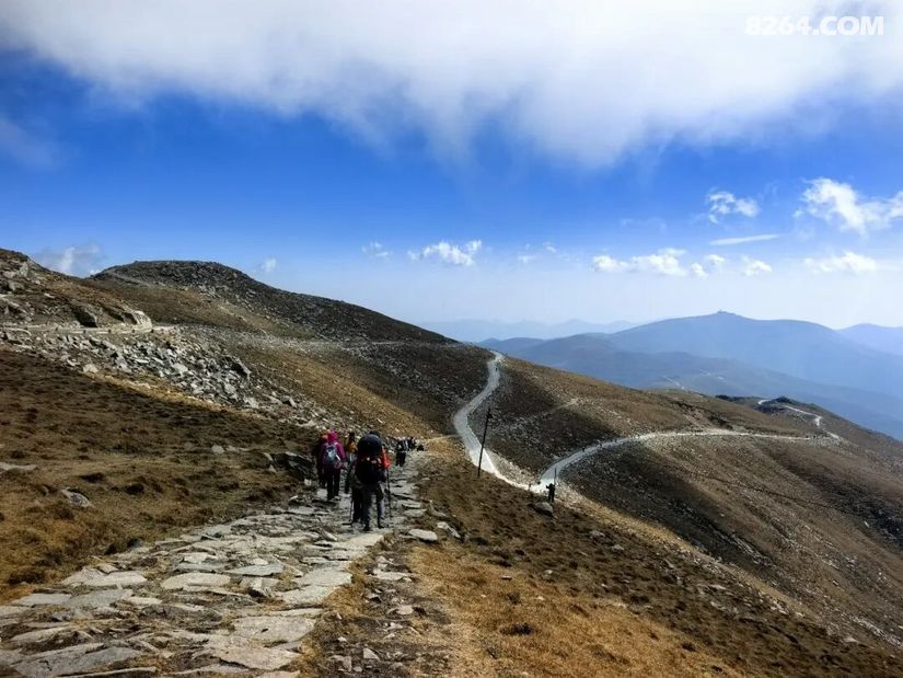 1791614441170 - 徒步登山 穿越攀岩 雪山步道 户外路线 在野 去没有天花板的地方