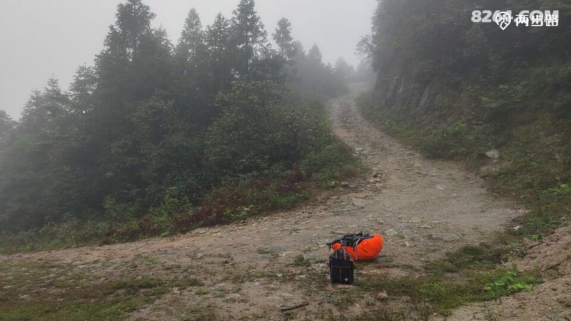 1791947806226 - 徒步登山 穿越攀岩 雪山步道 户外路线 在野 去没有天花板的地方