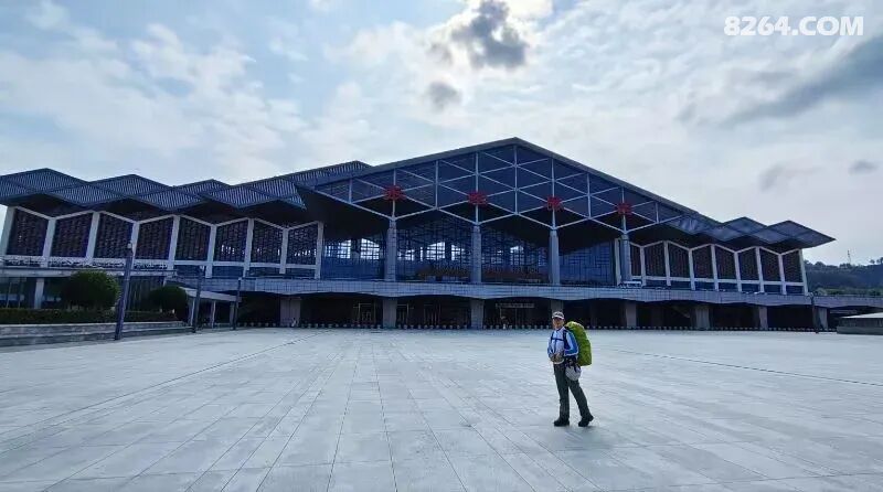 1792225936973 - 旅行杂谈 文化历史 民俗人文 交通贴士 在野 去没有天花板的地方