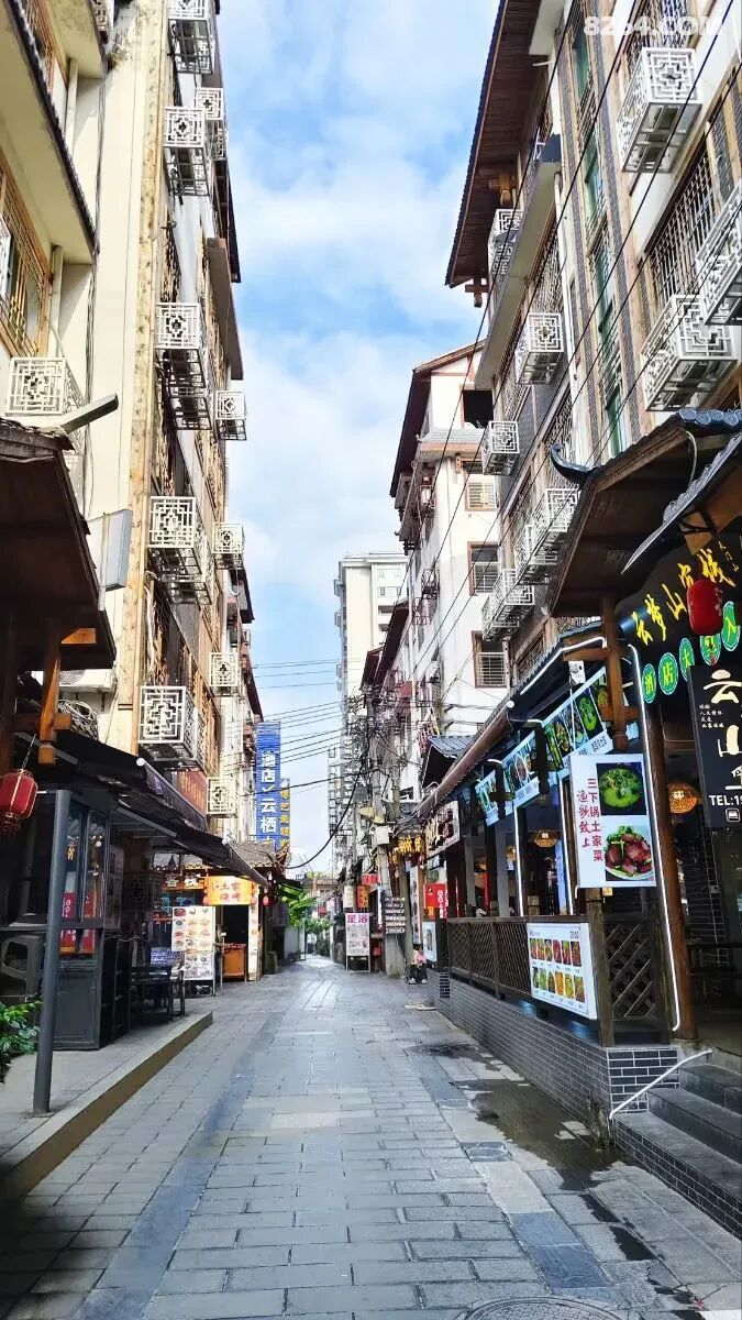 1792225938164 - 旅行杂谈 文化历史 民俗人文 交通贴士 在野 去没有天花板的地方