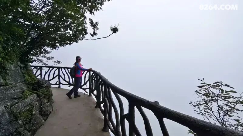1792225951764 - 旅行杂谈 文化历史 民俗人文 交通贴士 在野 去没有天花板的地方