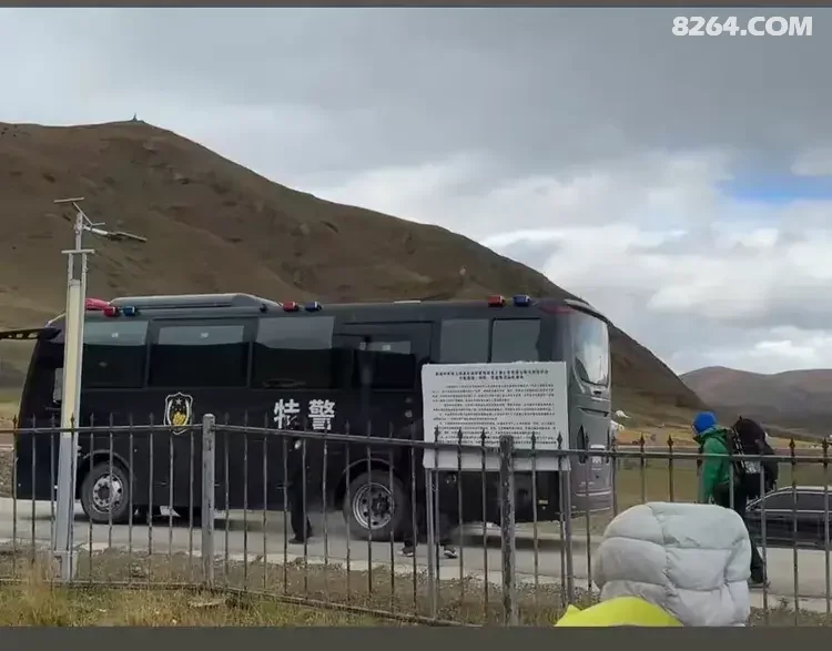 1792387178563 - 徒步登山 穿越攀岩 雪山步道 户外路线 在野 去没有天花板的地方