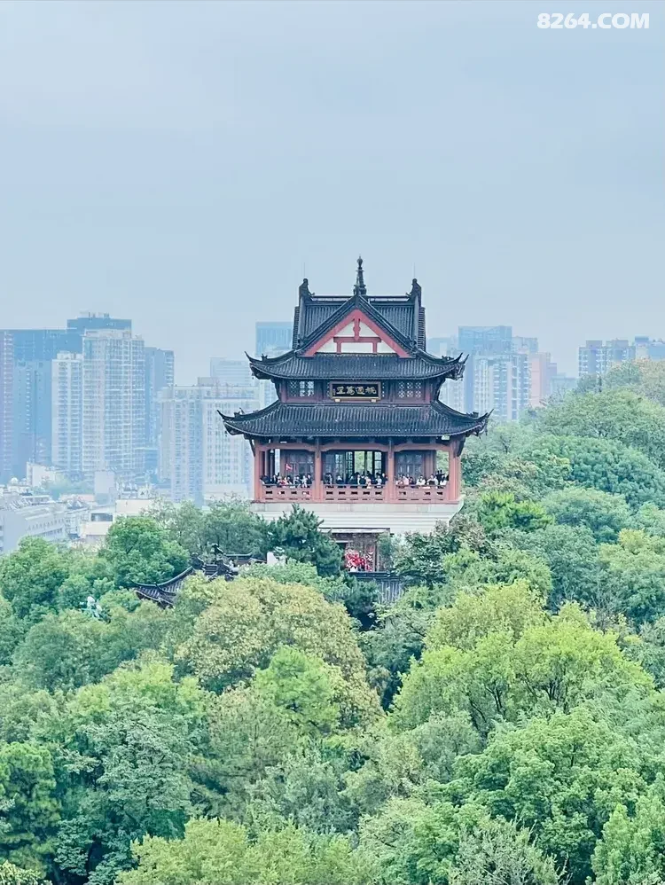 1792475455879 - 旅行杂谈 文化历史 民俗人文 交通贴士 在野 去没有天花板的地方