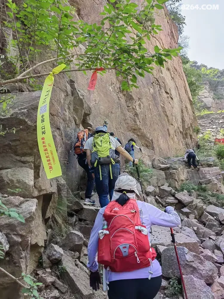 1792650304783 - 徒步登山 穿越攀岩 雪山步道 户外路线 在野 去没有天花板的地方
