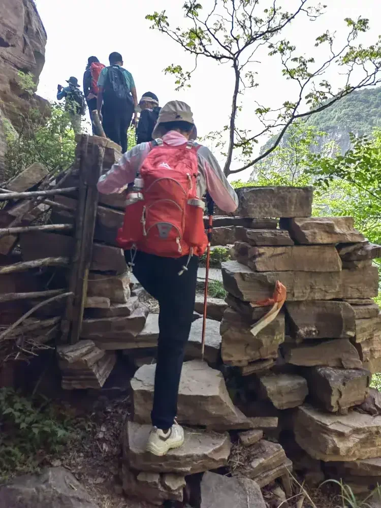 1792650325902 - 徒步登山 穿越攀岩 雪山步道 户外路线 在野 去没有天花板的地方