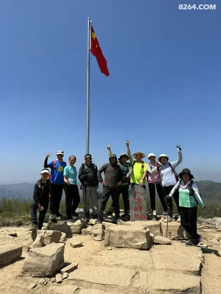 1792650335572 - 徒步登山 穿越攀岩 雪山步道 户外路线 在野 去没有天花板的地方