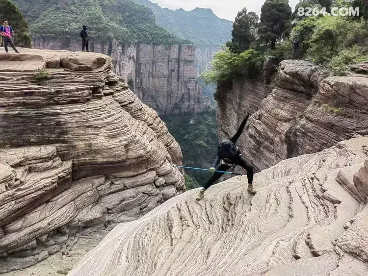 1792650345232 - 徒步登山 穿越攀岩 雪山步道 户外路线 在野 去没有天花板的地方