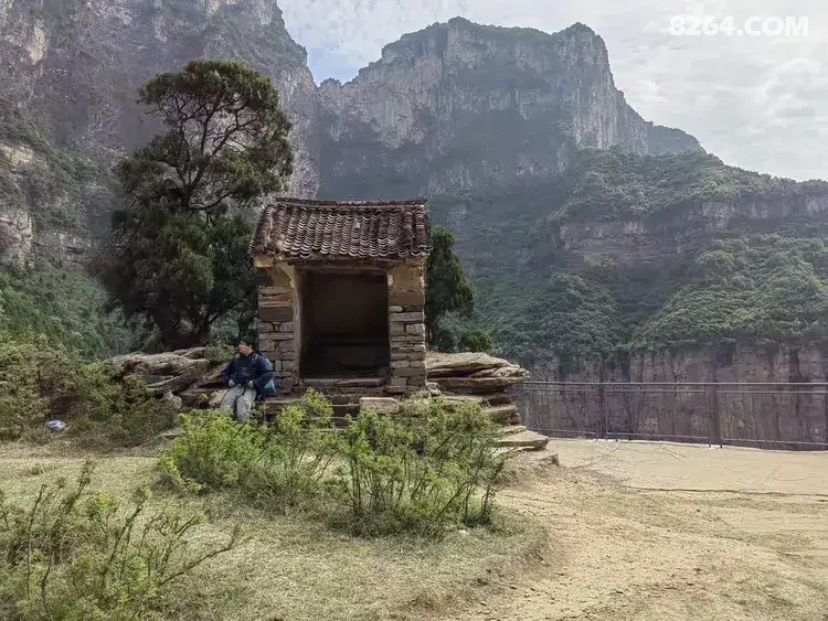 1792650345856 - 徒步登山 穿越攀岩 雪山步道 户外路线 在野 去没有天花板的地方
